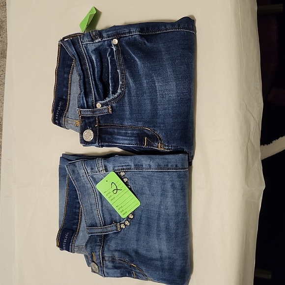 2 Pair Women's Size 2 Rock & Republic Berlin Skinny Jeans Skull Rivets - Picture 15 of 15